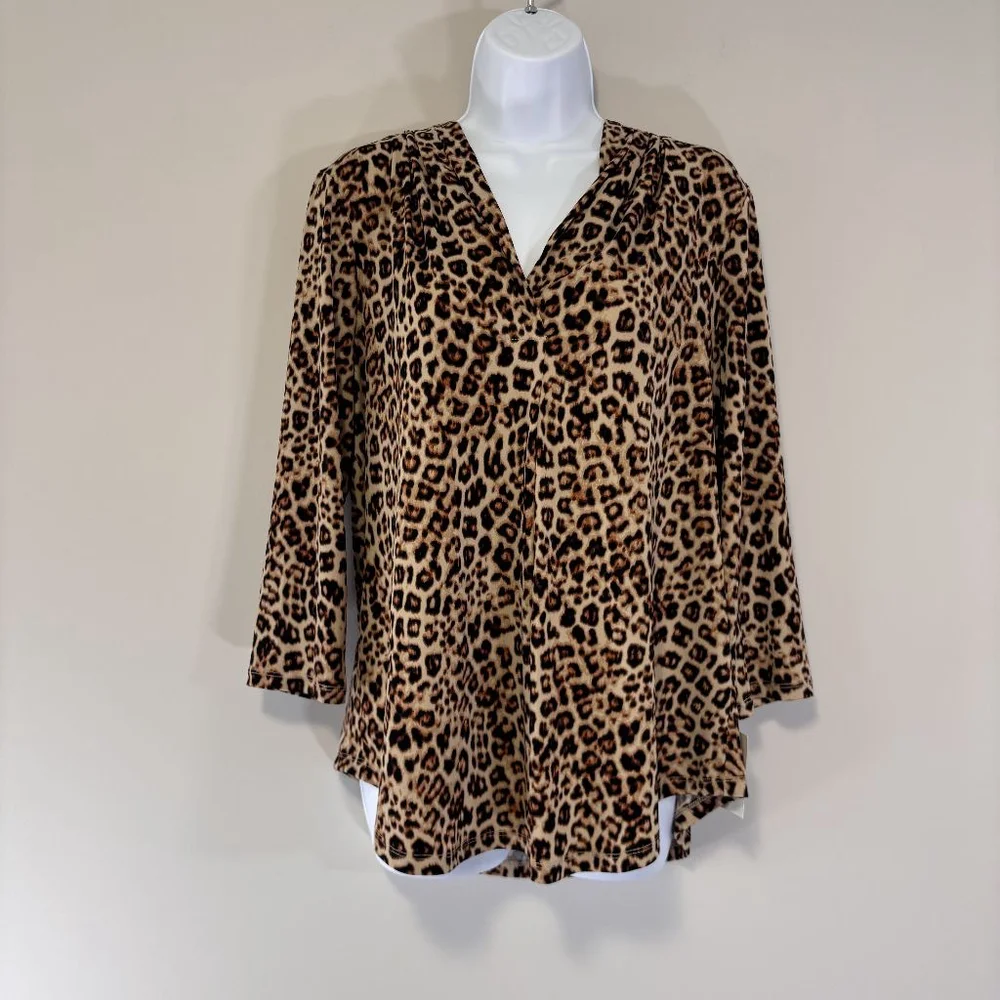 Charter Club Women's Size Large Leopard-Print V-Neck Jersey Top NWT - Picture 2 of 4